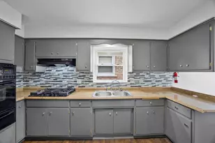 9520 S Yale Ave, Chicago, IL 60628 - Photo 16