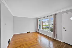 9520 S Yale Ave, Chicago, IL 60628 - Photo 4