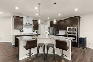 2220 Weatherbee Ln, Naperville, IL 60563 - Photo 8