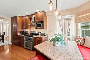 910 Sweetflower Dr, Hoffman Estates, IL 60169 - Photo 16