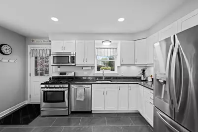 914 N Kennicott Avenue, Arlington Heights, IL 60004 - Photo 6