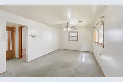 14024 S Manistee Avenue, Burnham, IL 60633 - Photo 4