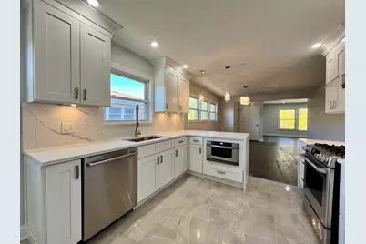 3335 W Pratt Avenue #2, Lincolnwood, IL 60712 - Photo 6