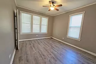 249 E Park Blvd, Villa Park, IL 60181 - Photo 12
