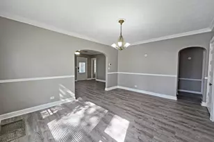249 E Park Blvd, Villa Park, IL 60181 - Photo 8