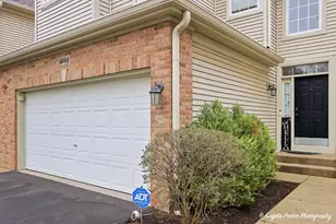 6044 Canterbury Ln, Hoffman Estates, IL 60192 - Photo 2