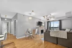 1212 N Wells St, Chicago, IL 60610 - Photo 2