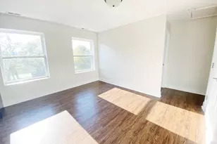 2959 N Hamlin Ave, Chicago, IL 60618 - Photo 2