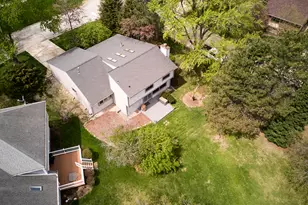 6501 Raintree Ct, Lisle, IL 60532 - Photo 2