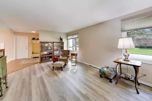 6501 Raintree Ct, Lisle, IL 60532 - Photo 6