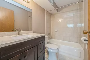 1800 Huntington Blvd, Hoffman Estates, IL 60169 - Photo 8