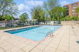 1800 Huntington Blvd, Hoffman Estates, IL 60169 - Photo 10