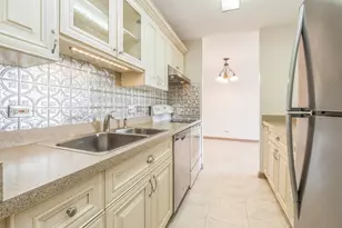 1800 Huntington Blvd, Hoffman Estates, IL 60169 - Photo 6