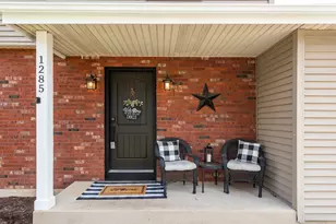 1285 N Lyle Ave, Elgin, IL 60123 - Photo 2