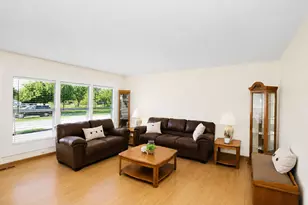 1865 Victor Ln, Hanover Park, IL 60133 - Photo 4