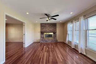 712 N Victoria Dr, Palatine, IL 60074 - Photo 4