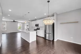 2534 Huntleigh Ln, Woodridge, IL 60517 - Photo 8