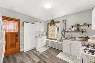1833 Gunderson Ave, Berwyn, IL 60402 - Photo 6