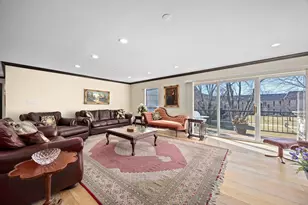 140 Carriage Way Dr, Burr Ridge, IL 60527 - Photo 4