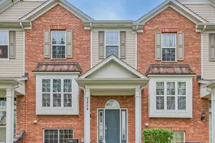 2804 Neubauer Circle, Lindenhurst, IL 60046 - Photo 1