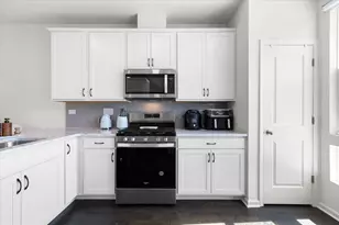 2217 Venture Dr, Schaumburg, IL 60193 - Photo 12