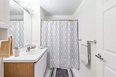 340 W Superior Street #1006, Chicago, IL 60654 - Photo 16