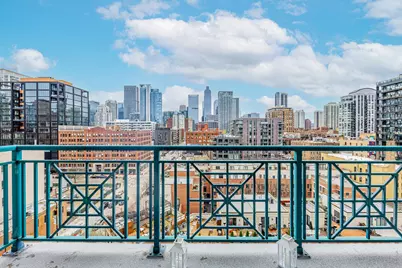 340 W Superior Street #1006, Chicago, IL 60654 - Photo 10