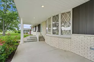 208 W Cemetery Rd, Roberts, IL 60962 - Photo 2