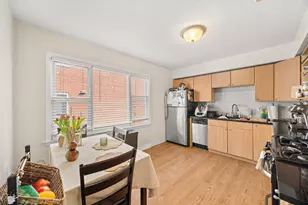 9030 Kenton Ave, Skokie, IL 60076 - Photo 18