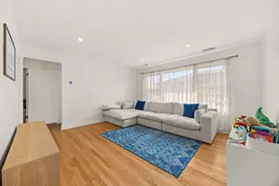 9030 Kenton Ave, Skokie, IL 60076 - Photo 12