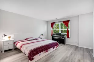 1877 Crenshaw Cir, Vernon Hills, IL 60061 - Photo 6