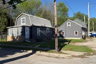 104 S State St, Lincoln, IL 62656 - Photo 2