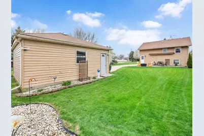 1406 E Elm Street, Wheaton, IL 60189 - Photo 24