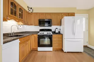 1406 E Elm St, Wheaton, IL 60189 - Photo 8