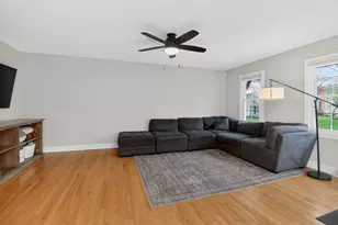 833 Brookside Dr, Bartlett, IL 60103 - Photo 8