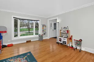 833 Brookside Dr, Bartlett, IL 60103 - Photo 2