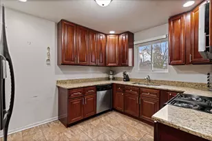 9542 S Campbell Ave, Evergreen Park, IL 60805 - Photo 8