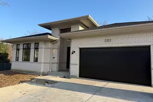 19 Heritage Dr, Highland Park, IL 60035 - Photo 1