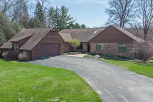 1430 Sylvan Ct, Freeport, IL 61032 - Photo 1