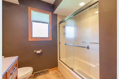 1430 Sylvan Court, Freeport, IL 61032 - Photo 22