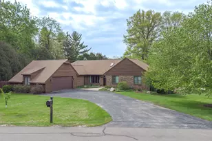1430 Sylvan Ct, Freeport, IL 61032 - Photo 1