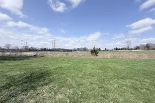 34W836 N James Dr, Saint Charles, IL 60174 - Photo 16