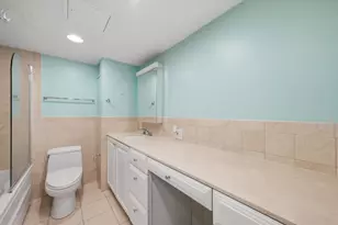 260 E Chestnut St, Chicago, IL 60611 - Photo 8