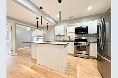 5307 N Central Avenue #1, Chicago, IL 60630 - Photo 2