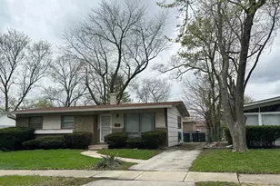 15722 Woodlawn E Ave, South Holland, IL 60473 - Photo 2