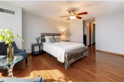 360 E Randolph Street #3902, Chicago, IL 60601 - Photo 18