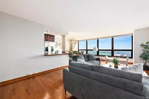 360 E Randolph St, Chicago, IL 60601 - Photo 4