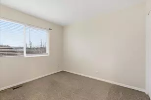 28909 W Pondview Dr, Lakemoor, IL 60051 - Photo 10