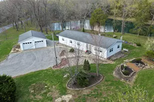 305 Campers Ln, Creal Springs, IL 62922 - Photo 4