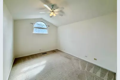 627 Cobblestone Court, Elgin, IL 60120 - Photo 14